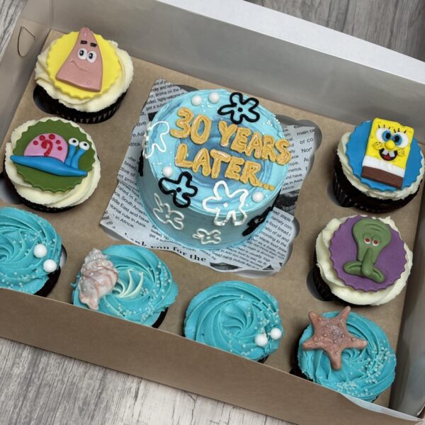 БЕНТО ТОРТА С 8 МЪФИНА