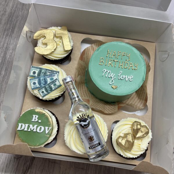 IMG-4145f9a66a9cdc04734f7b96f133b84c-V БЕНТО ТОРТА С 5 МЪФИНА