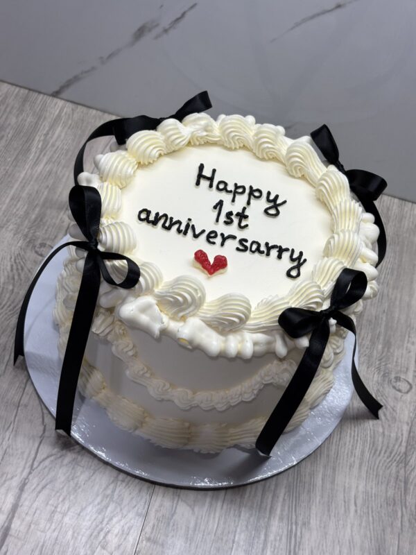 ГОЛЯМА ВИНТИДЖ ТОРТА С ПАНДЕЛКИ