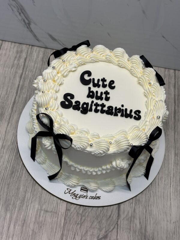 ГОЛЯМА ВИНТИДЖ ТОРТА С ПАНДЕЛКИ