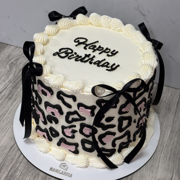 ГОЛЯМА ВИНТИДЖ ТОРТА С ПАНДЕЛКИ