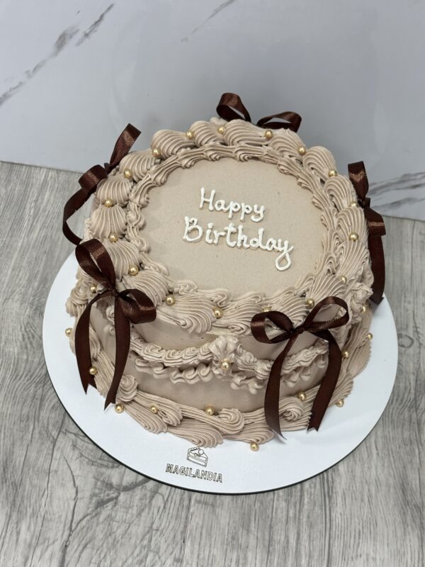 ГОЛЯМА ВИНТИДЖ ТОРТА С ПАНДЕЛКИ