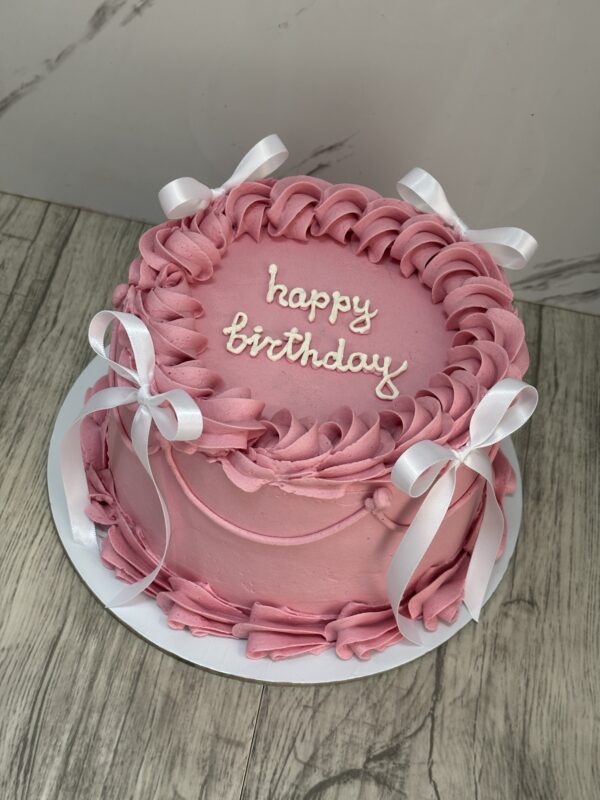 ГОЛЯМА ВИНТИДЖ ТОРТА С ПАНДЕЛКИ