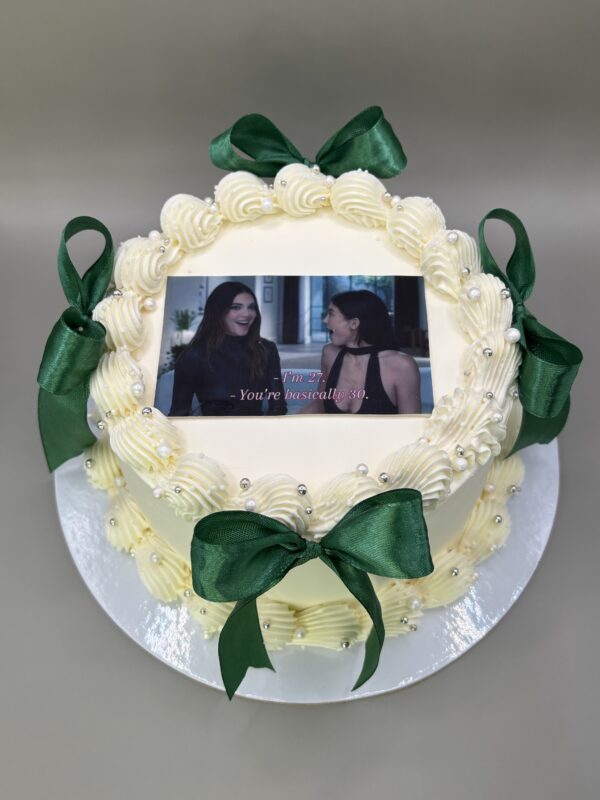 ГОЛЯМА ВИНТИДЖ ТОРТА С ПАНДЕЛКИ