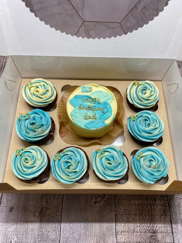 БЕНТО ТОРТА С 8 МЪФИНА