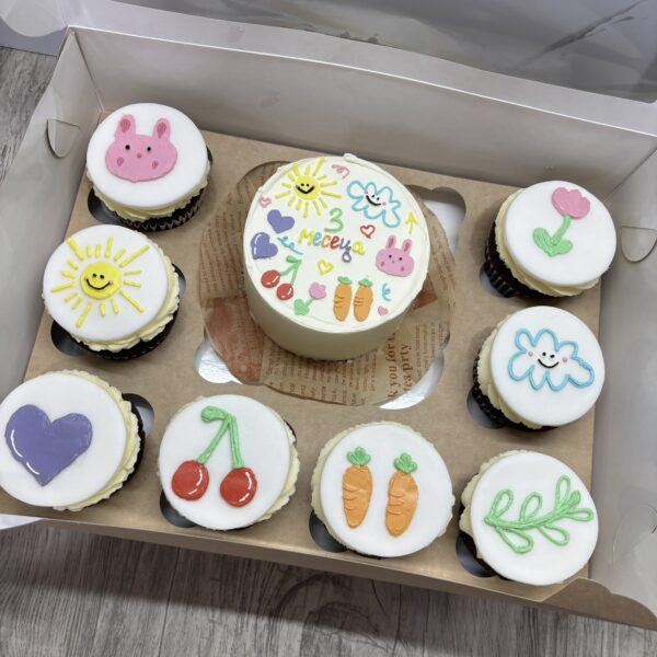 БЕНТО ТОРТА С 8 МЪФИНА